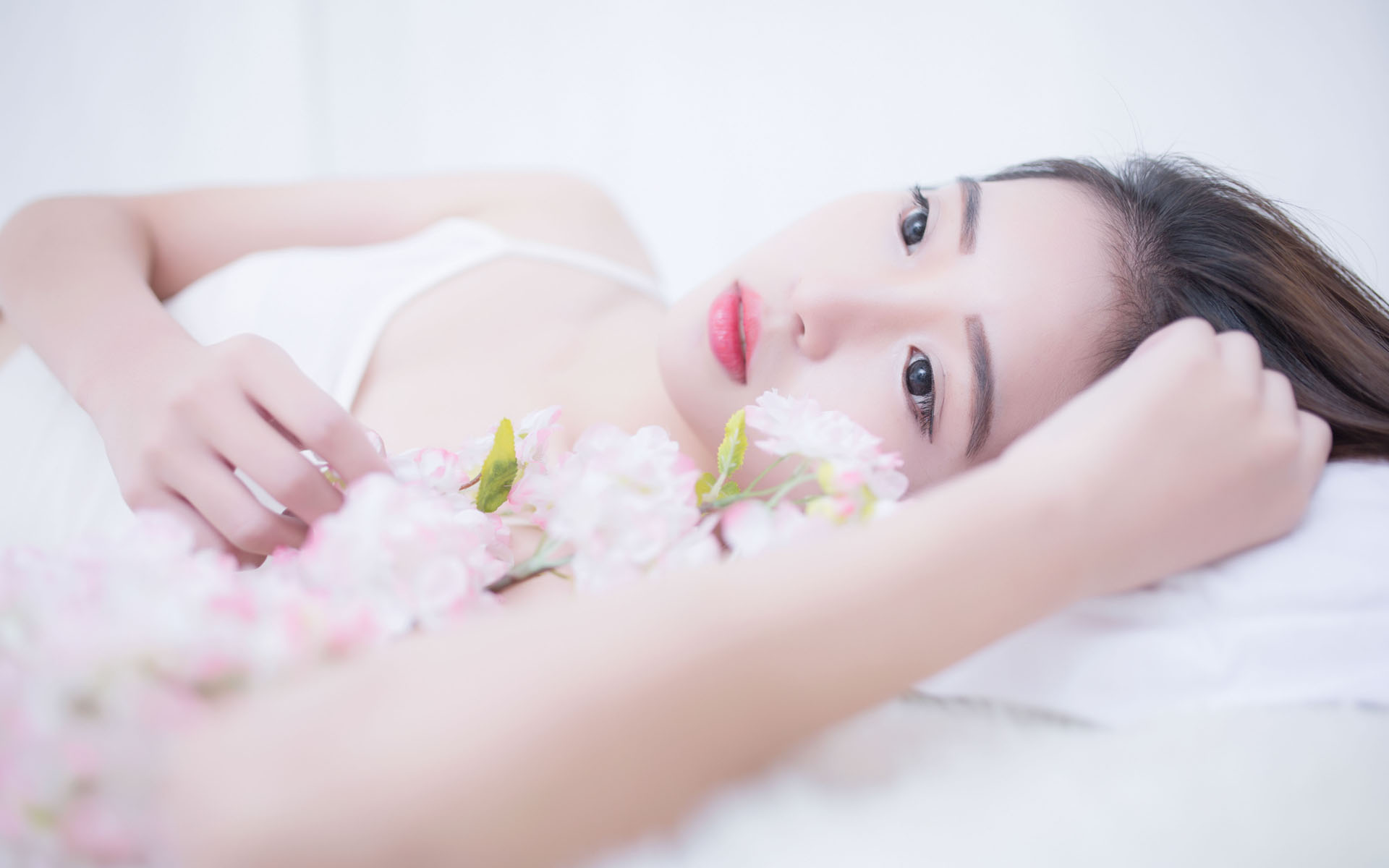 特朗普说“没人关心”爱泼斯坦，马斯克回怼：赶紧公布文件！ | 国际识局